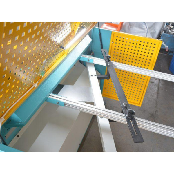 Гильотинные ножницы Ckemsa ERGM 1520 × 2,0 мм