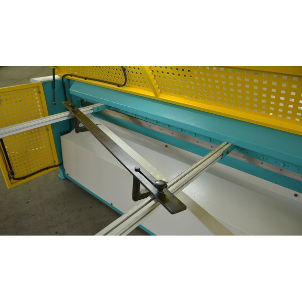Гильотинные ножницы Ckemsa ERGM 2020 × 2,0 мм